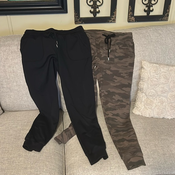 2 pair of Zyia Unwind joggers! Medium - Picture 1 of 5